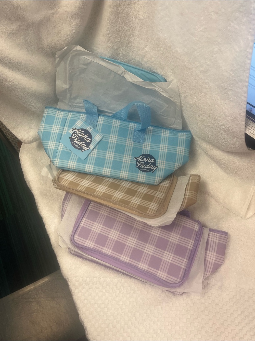 NWT, Hawaii Foodland Palaka cooler lunch bag Set of 3- Light Blue, Tan, Lavender - Picture 5 of 6